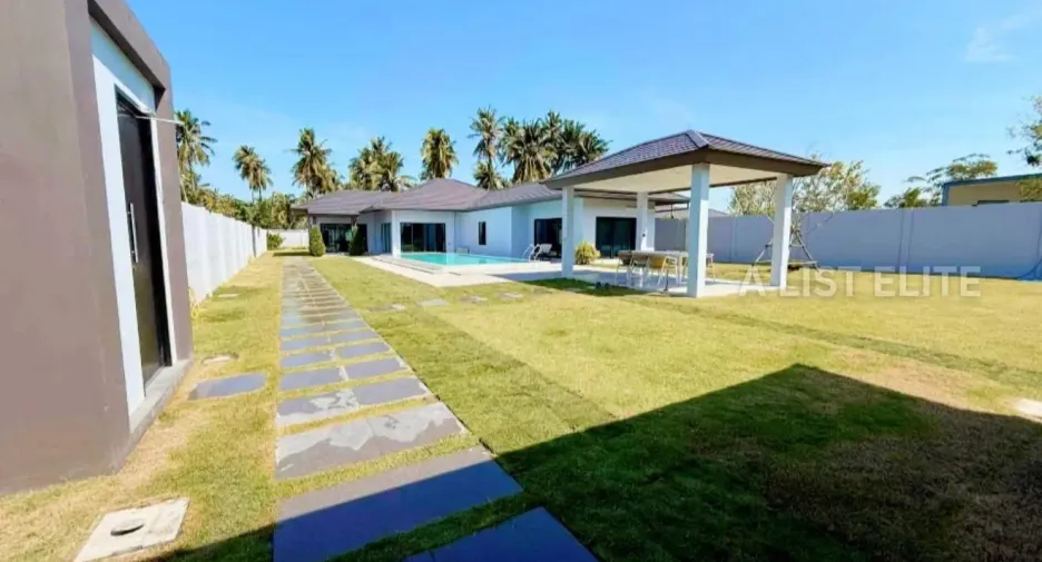 For rent 4 bedrooms house in Bang Lamung, Chonburi