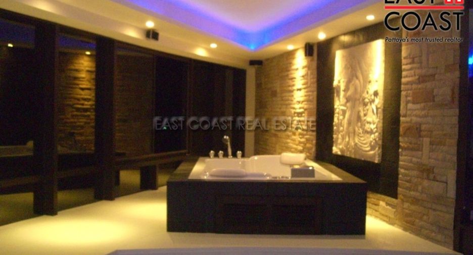 For sale 2 bedrooms condo in Jomtien, Pattaya
