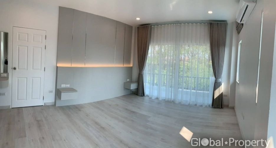À vendre 4 chambres maison à Sattahip, Chonburi