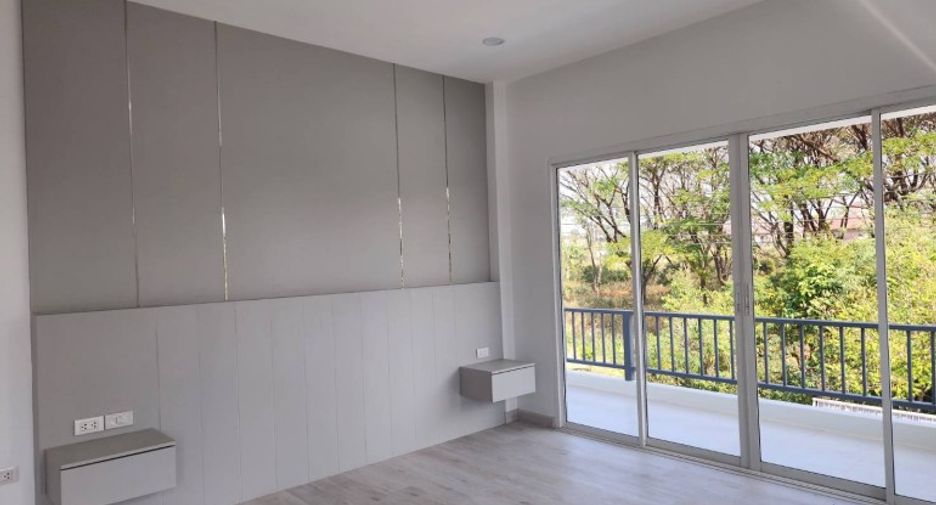 À vendre 4 chambres maison à Sattahip, Chonburi