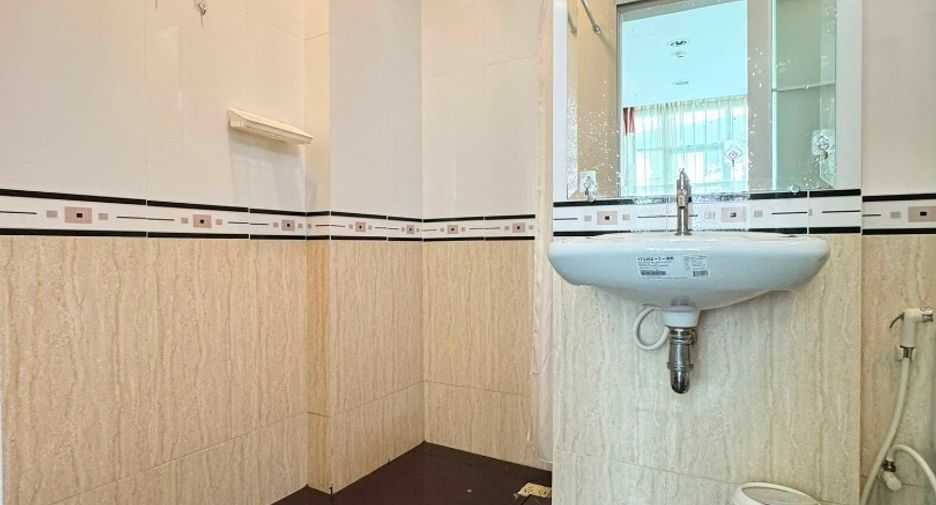 For rent 2 ベッドルーム condo in Bang Lamung, Chonburi