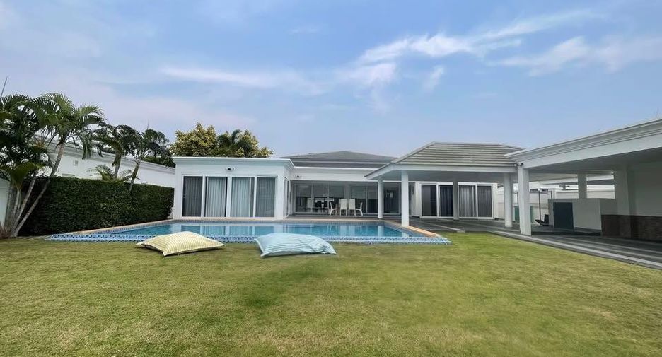 For rent 4 bedrooms house in Bang Lamung, Chonburi