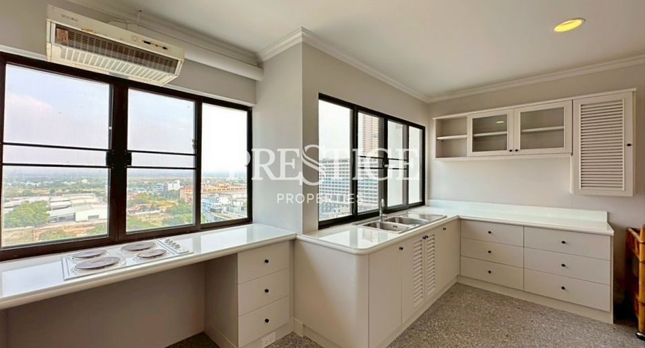For rent 3 bedrooms condo in Sattahip, Chonburi