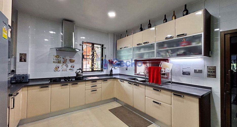 For sale 3 bedrooms house in Bang Lamung, Chonburi