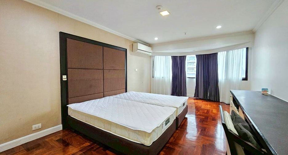 For rent 2 bedrooms condo in Khlong Toei, Bangkok