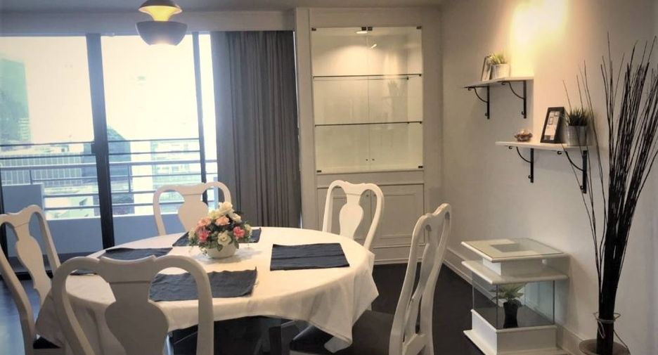 Condo en alquiler de 3 habitaciones en Sathon, Bangkok