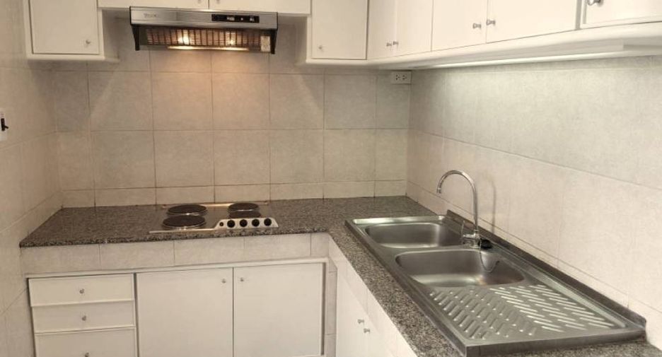 Condo en alquiler de 3 habitaciones en Sathon, Bangkok