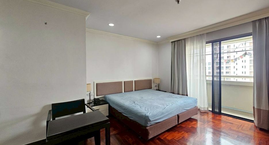 For rent 2 bedrooms condo in Khlong Toei, Bangkok