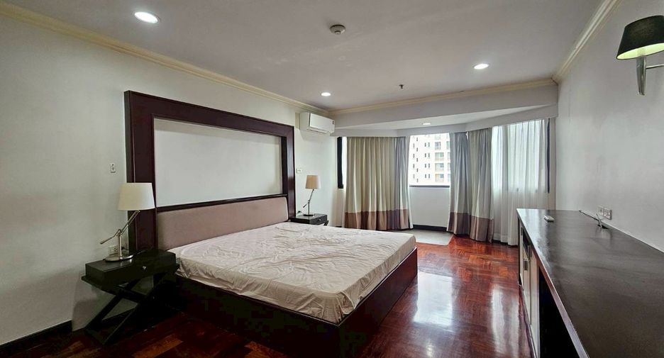 For rent 2 bedrooms condo in Khlong Toei, Bangkok
