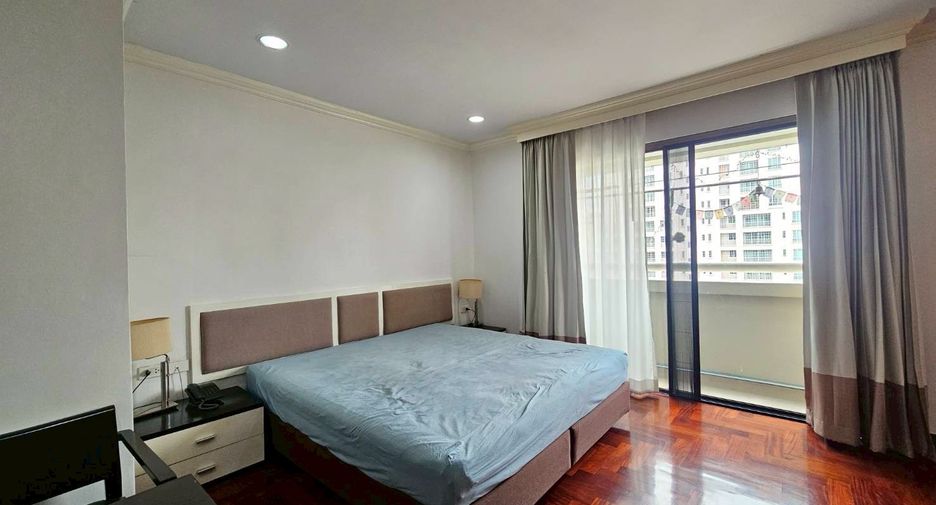 For rent 2 bedrooms condo in Khlong Toei, Bangkok