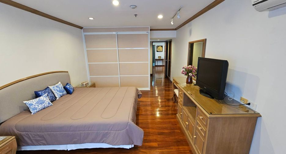 For rent 2 bedrooms condo in Khlong Toei, Bangkok