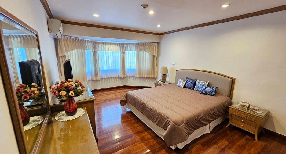 For rent 2 bedrooms condo in Khlong Toei, Bangkok
