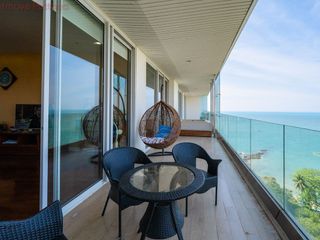 For rent 3 bedrooms condo in Bang Lamung, Chonburi