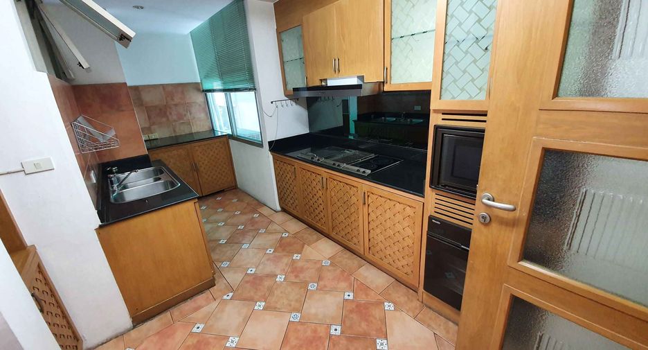 For rent 3 ベッドルーム condo in Watthana, Bangkok