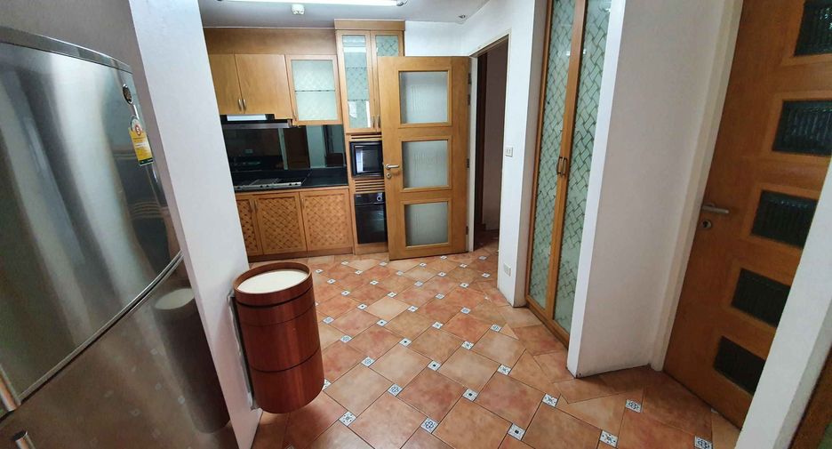 For rent 3 ベッドルーム condo in Watthana, Bangkok