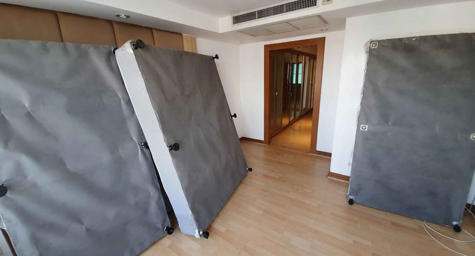 For rent 3 ベッドルーム condo in Watthana, Bangkok