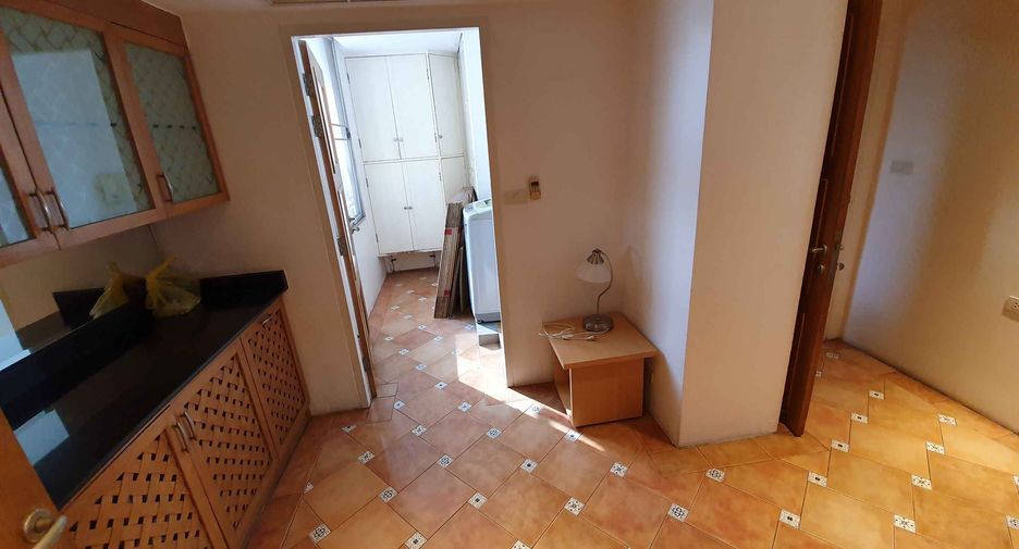 For rent 3 ベッドルーム condo in Watthana, Bangkok
