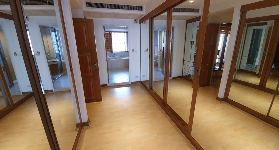 For rent 3 ベッドルーム condo in Watthana, Bangkok
