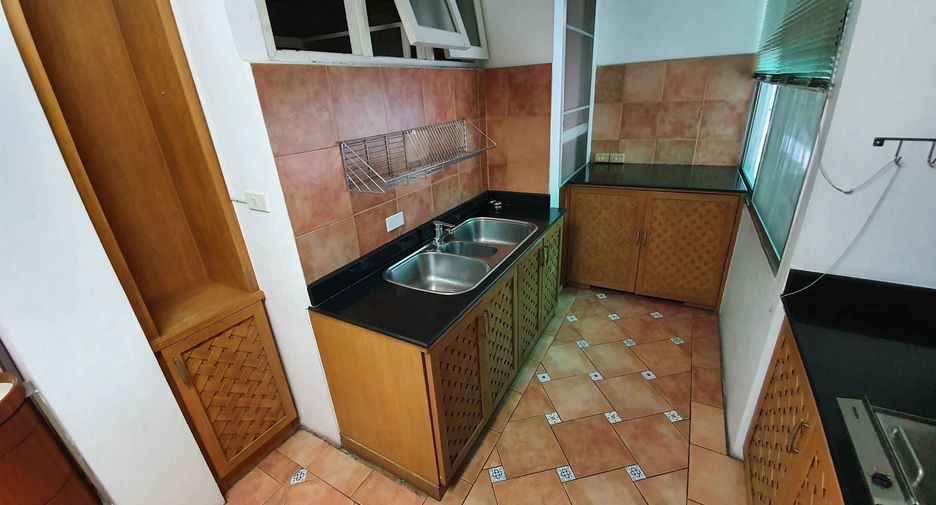 For rent 3 ベッドルーム condo in Watthana, Bangkok