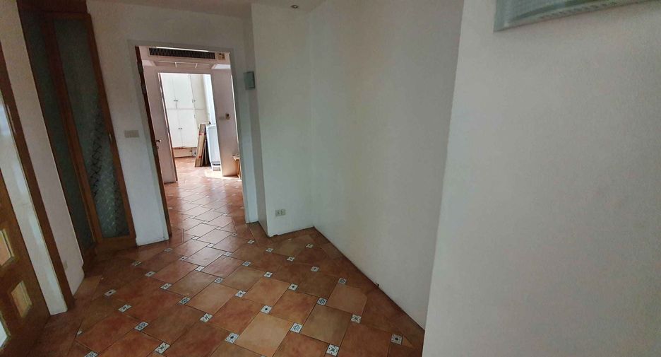 For rent 3 ベッドルーム condo in Watthana, Bangkok
