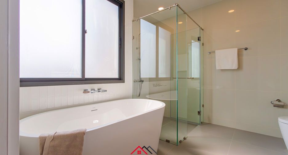 For sale 4 bedrooms house in Bang Lamung, Chonburi