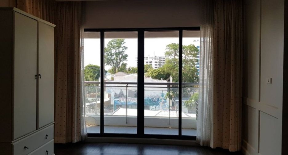 For sale 3 ベッドルーム condo in Bang Lamung, Chonburi
