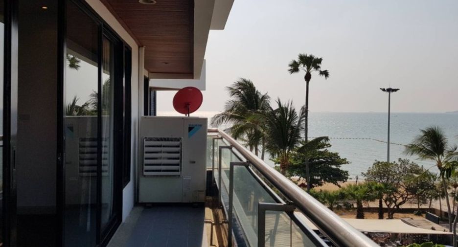 For sale 3 ベッドルーム condo in Bang Lamung, Chonburi