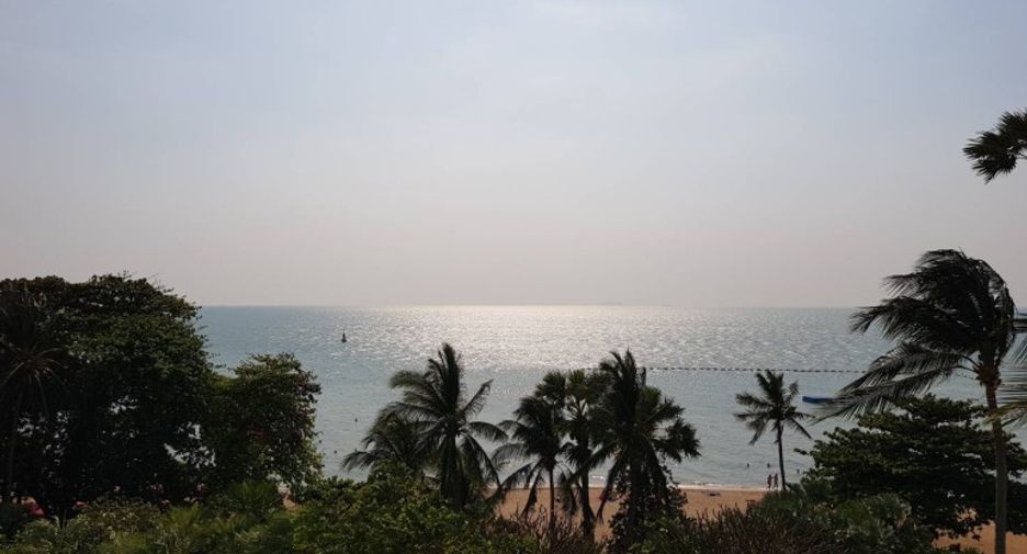 For sale 3 ベッドルーム condo in Bang Lamung, Chonburi
