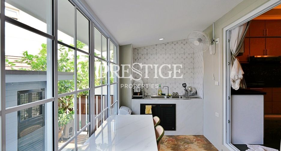 Haus zum Kauf mit 5 Zimmer in Bang Lamung, Chonburi
