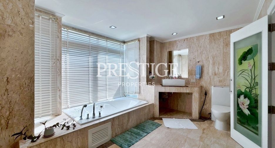 Haus zum Kauf mit 5 Zimmer in Bang Lamung, Chonburi