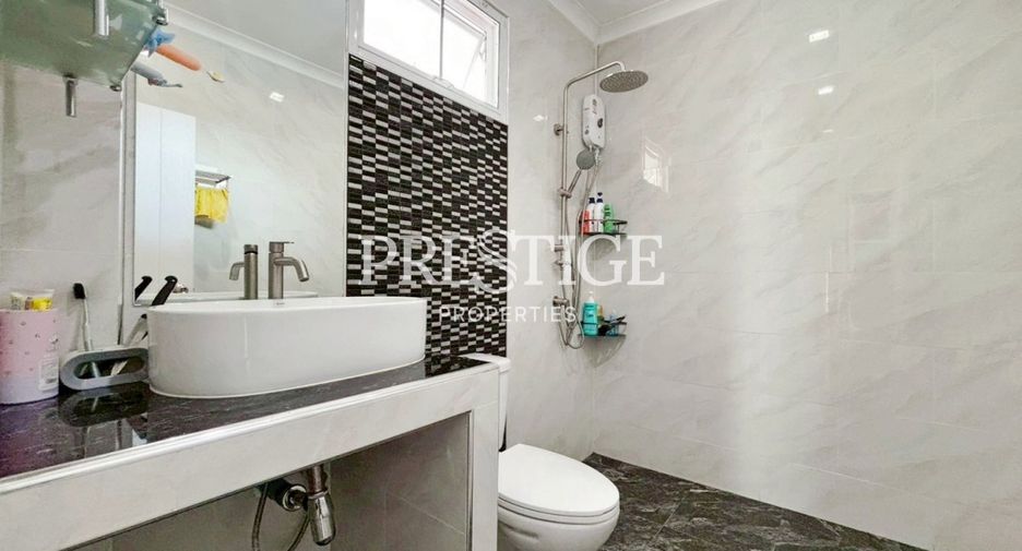 Haus zum Kauf mit 5 Zimmer in Bang Lamung, Chonburi