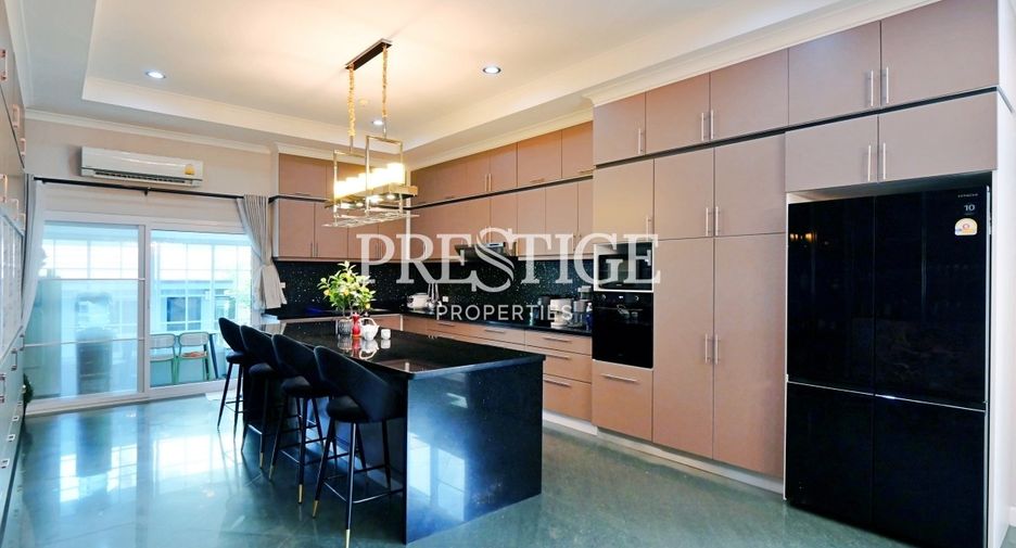 Haus zum Kauf mit 5 Zimmer in Bang Lamung, Chonburi
