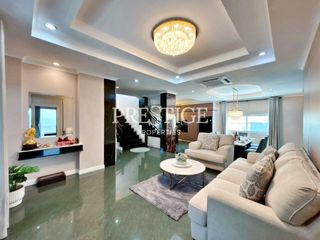 Haus zum Kauf mit 5 Zimmer in Bang Lamung, Chonburi