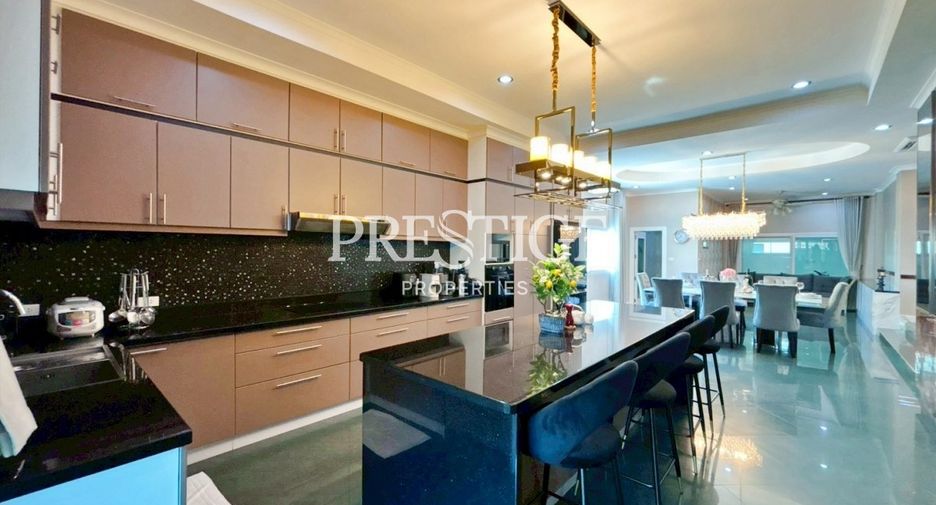 Haus zum Kauf mit 5 Zimmer in Bang Lamung, Chonburi