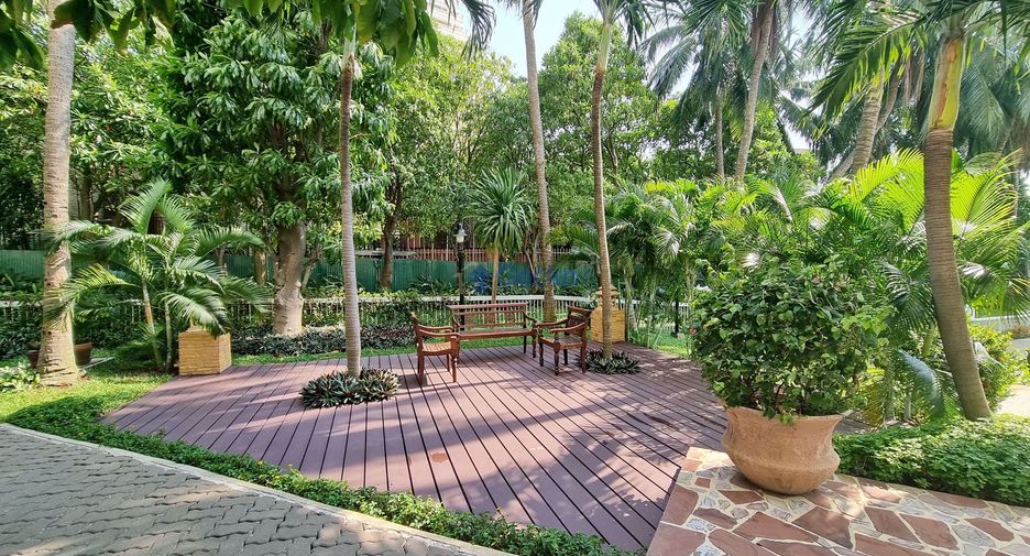For rent 2 bedrooms condo in Bang Lamung, Chonburi