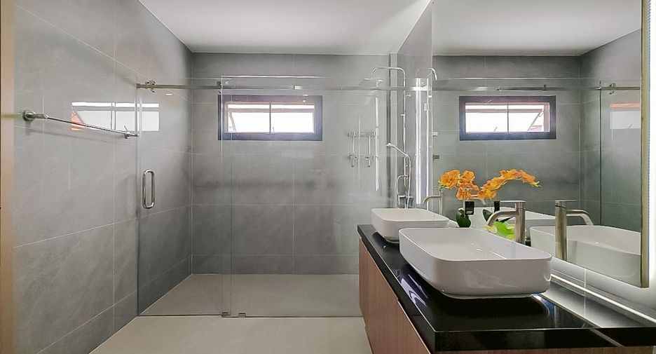 For sale 5 ベッドルーム house in Bang Lamung, Chonburi