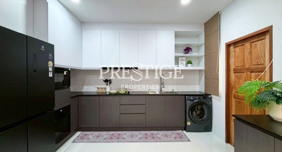 For sale 6 bedrooms house in Bang Lamung, Chonburi