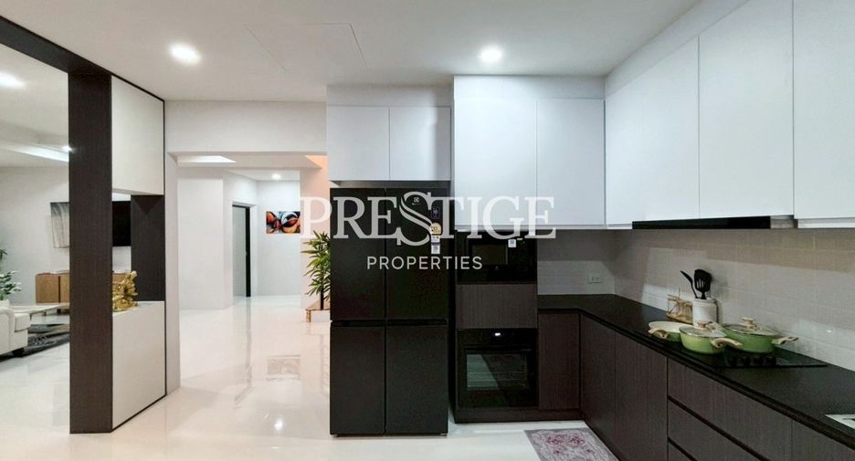For sale 6 bedrooms house in Bang Lamung, Chonburi