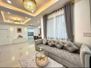 Casa en alquiler de 3 habitaciones en Bang Lamung, Chonburi