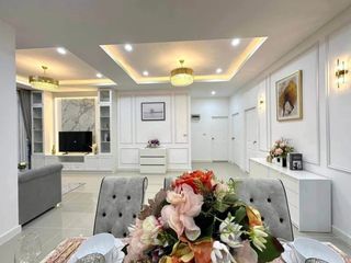 Casa en alquiler de 3 habitaciones en Bang Lamung, Chonburi
