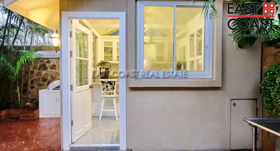 For rent and for sale 3 bedrooms house in Jomtien, Pattaya