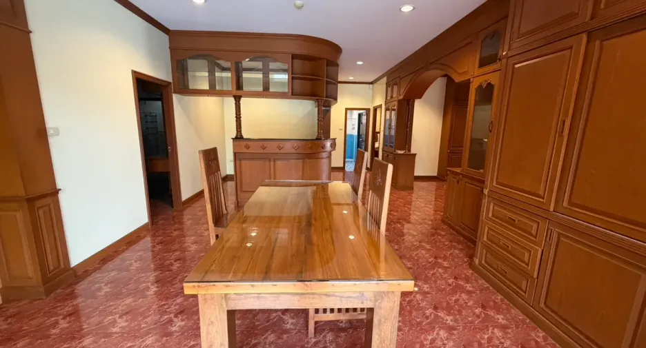For rent and for sale 3 bedrooms house in Bang Lamung, Chonburi