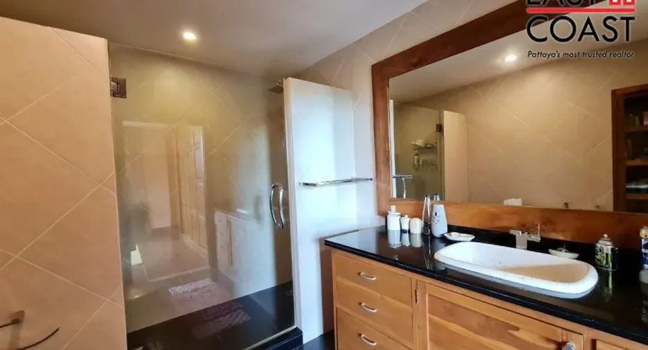 For rent and for sale 2 bedrooms condo in Bang Lamung, Chonburi
