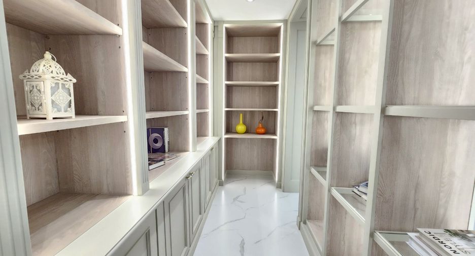 Wohnung zur Miete mit 4 Zimmer in Watthana, Bangkok