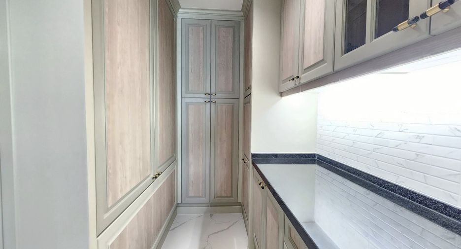 Wohnung zur Miete mit 4 Zimmer in Watthana, Bangkok