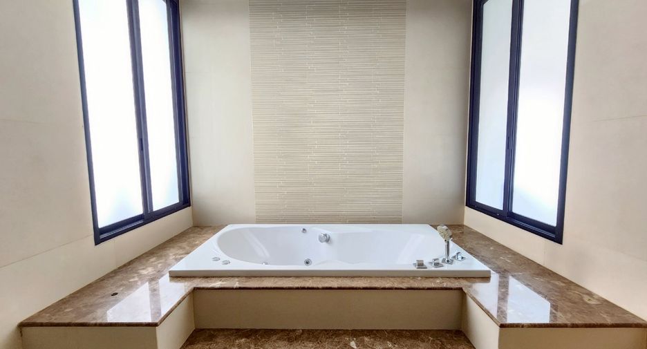 Wohnung zur Miete mit 4 Zimmer in Watthana, Bangkok