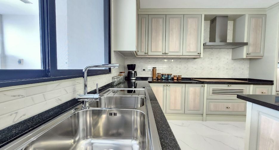 Wohnung zur Miete mit 4 Zimmer in Watthana, Bangkok