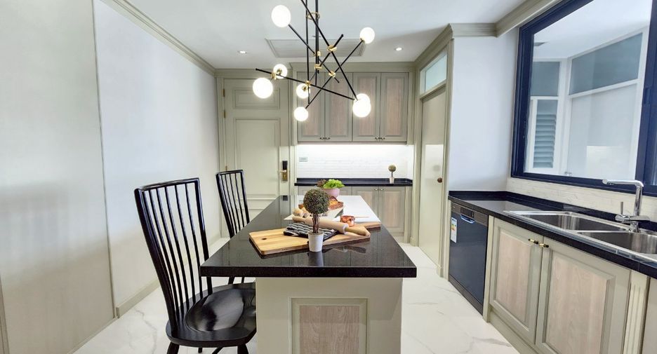 Wohnung zur Miete mit 4 Zimmer in Watthana, Bangkok