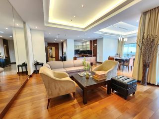 À louer 3 chambres condo à Pathum Wan, Bangkok