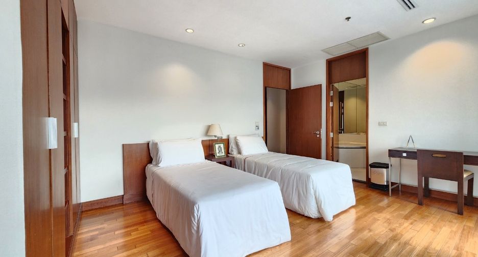 À louer 3 chambres condo à Pathum Wan, Bangkok